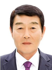 신영균